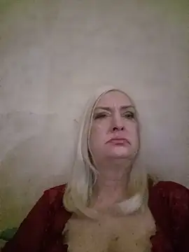 Julia20X online show from 05-17-26, 06:04