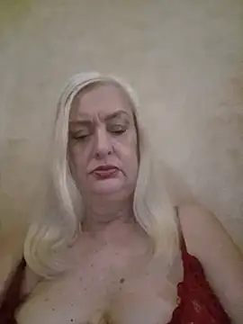 Snapshot of Julia20X chatting on 06-28-26, 09:48 Julia20X online show from 06-28-26, 09:48