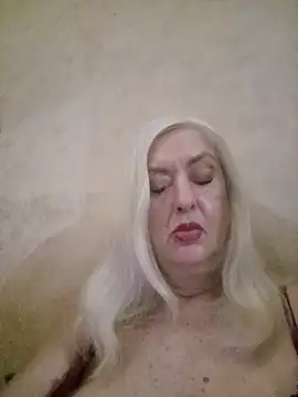 Snapshot of Julia20X chatting on 07-04-26, 09:15 Julia20X online show from 07-04-26, 09:15