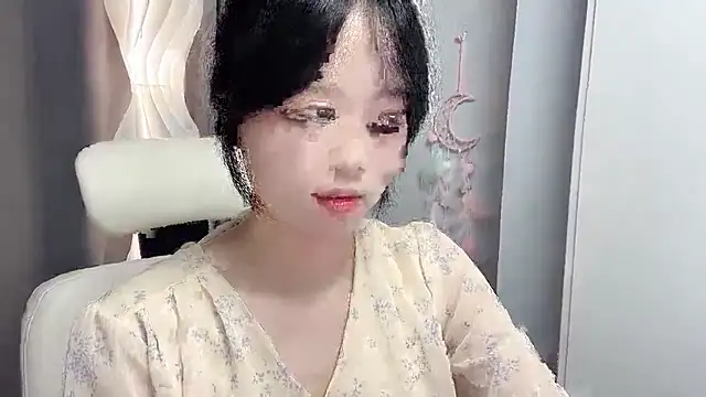Snapshot of Xiaoqing00 chatting on 06-01-26, 06:15 Xiaoqing00 online show from 06-01-26, 06:15