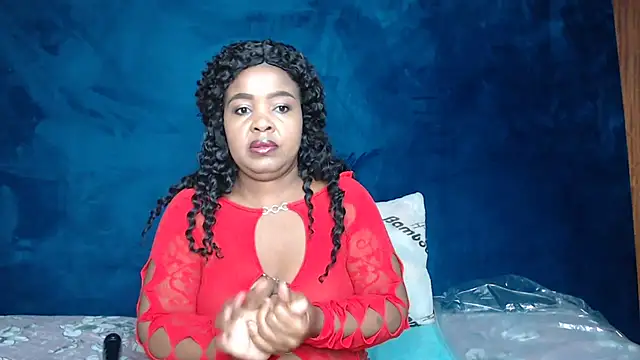 Snapshot of CaramelBaddie16 chatting on 05-31-26, 04:42 CaramelBaddie16 online show from 05-31-26, 04:42