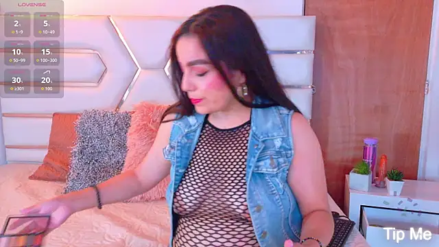 Snapshot of miiaa_collins_ chatting on 05-25-26, 11:16 miiaa collins online show from 05-25-26, 11:16