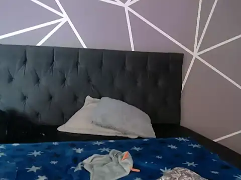 Snapshot of Violett1126 chatting on 04-13-26, 05:13 Violett1126 online show from 04-13-26, 05:13