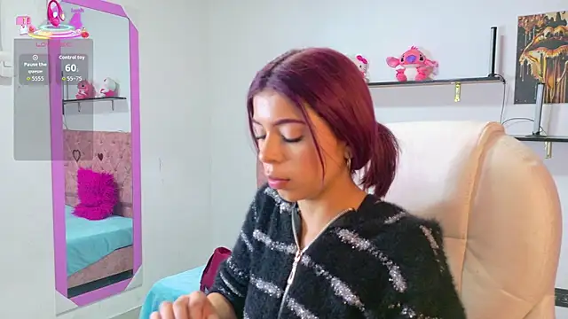 Snapshot of VelinaHoney chatting on 06-10-26, 12:48 VelinaHoney online show from 06-10-26, 12:48
