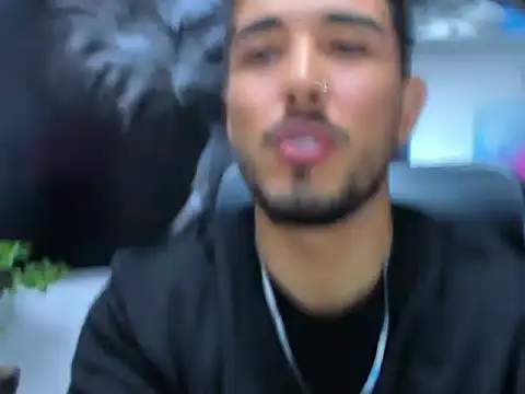 Snapshot of alangreek1 chatting on 06-07-26, 10:46 alangreek1 online show from 06-07-26, 10:46