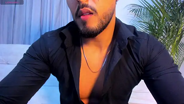 Snapshot of alangreek1 chatting on 07-11-26, 01:52 alangreek1 online show from 07-11-26, 01:52