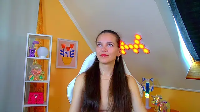 Snapshot of LeonaLane chatting on 05-04-26, 06:31 LeonaLane online show from 05-04-26, 06:31