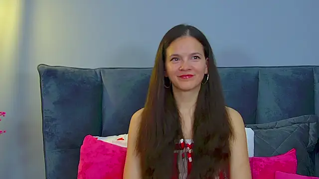 Snapshot of LeonaLane chatting on 05-16-26, 06:21 LeonaLane online show from 05-16-26, 06:21