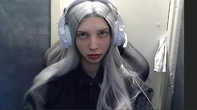 Crimson Lady online show from 06-06-26, 07:29