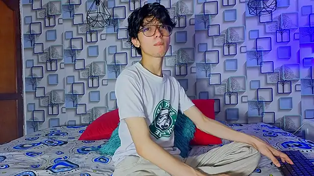 Twink Sebas7 online show from 04-12-26, 12:21