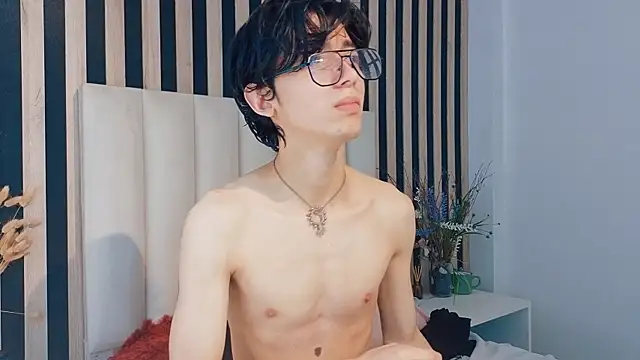 Twink Sebas7 online show from 05-10-26, 12:10