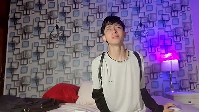 Snapshot of Twink_Sebas7 chatting on 06-10-26, 12:15 Twink Sebas7 online show from 06-10-26, 12:15