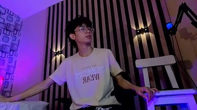 Snapshot of Twink_Sebas7 chatting on 07-10-26, 12:08 Twink Sebas7 online show from 07-10-26, 12:08