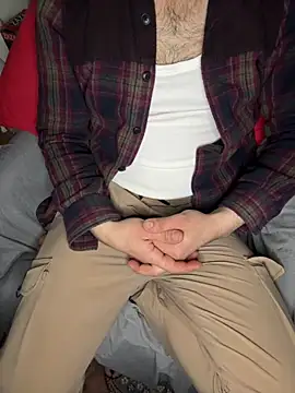 Snapshot of Nejat3407 chatting on 04-10-26, 01:00 Nejat3407 online show from 04-10-26, 01:00