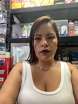Snapshot of MIA_ROSSEEE chatting on 05-28-26, 01:08 MIA ROSSEEE online show from 05-28-26, 01:08