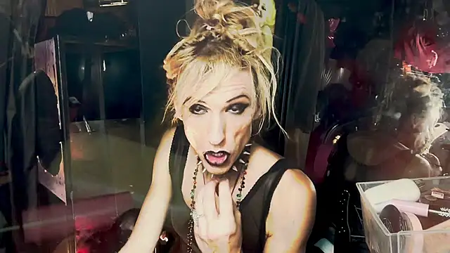 Snapshot of TgirlBrat chatting on 08-03-26, 09:04 TgirlBrat online show from 08-03-26, 09:04