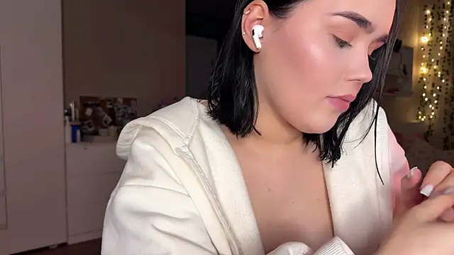 lola raze online show from 07-02-26, 10:49