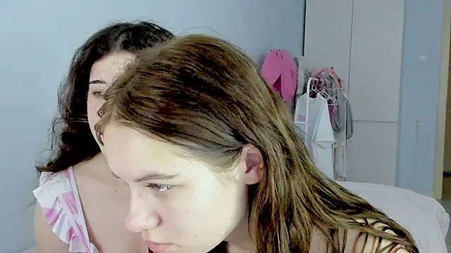 Snapshot of ChloeBlisss chatting on 05-30-26, 06:21 ChloeBlisss online show from 05-30-26, 06:21