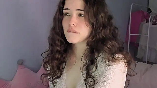 Snapshot of ChloeBlisss chatting on 06-10-26, 10:14 ChloeBlisss online show from 06-10-26, 10:14