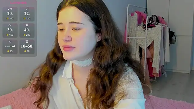 Snapshot of ChloeBlisss chatting on 06-19-26, 04:17 ChloeBlisss online show from 06-19-26, 04:17
