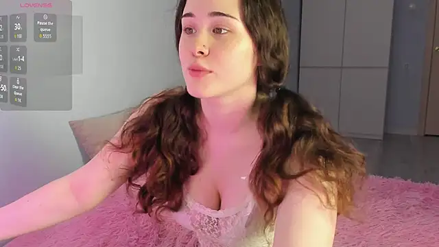 Snapshot of ChloeBlisss chatting on 07-14-26, 11:49 ChloeBlisss online show from 07-14-26, 11:49