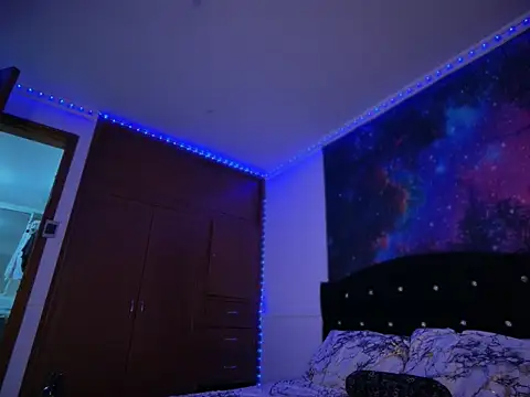 Snapshot of RoughDiamond_ chatting on 05-14-26, 11:55 RoughDiamond online show from 05-14-26, 11:55