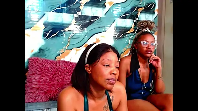 Snapshot of choclatelips_xxx chatting on 06-19-26, 09:35 choclatelips xxx online show from 06-19-26, 09:35