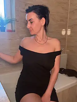 MissGiulia online show from 05-16-26, 03:22