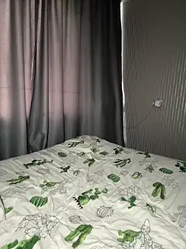Snapshot of Hopefully_ chatting on 06-19-26, 06:18 Hopefully online show from 06-19-26, 06:18
