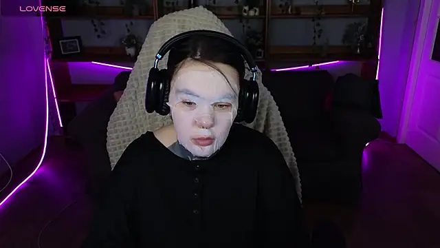 QwertyAnnie Lbo online show from 04-15-26, 02:51