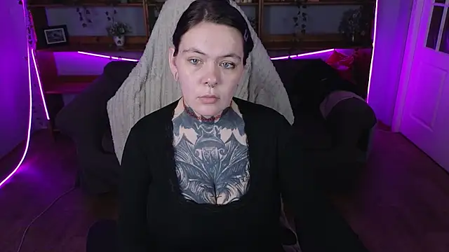 QwertyAnnie Lbo online show from 04-27-26, 12:19