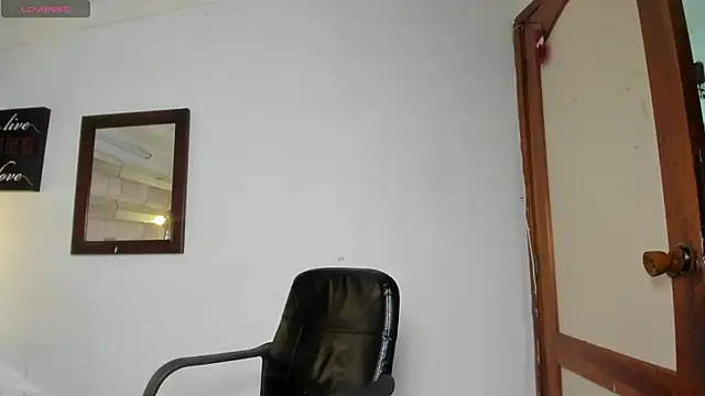 SarahQ65 online show from 04-14-26, 01:39