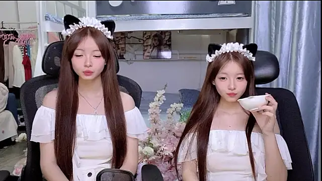xiaoqiao-daqiao online show from 05-16-26, 07:56