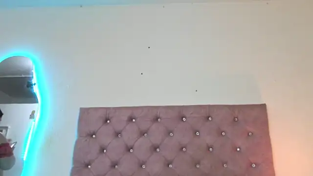 laurenlaine online show from 06-17-26, 10:54