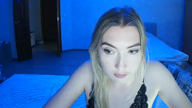 Mira royy online show from 06-17-26, 04:30