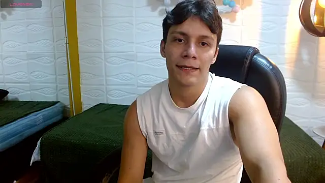 Zayn clausen online show from 05-12-26, 05:32