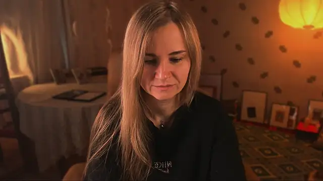 MiaSparkes online show from 05-29-26, 07:06