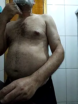 Fofinho44 online show from 04-21-26, 10:23