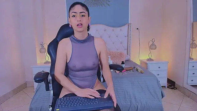 Snapshot of elizabeth_santos1 chatting on 04-22-26, 10:11 elizabeth santos1 online show from 04-22-26, 10:11