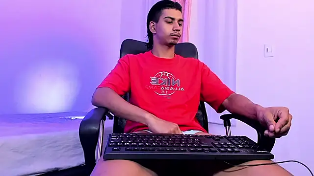 Snapshot of Stiwar_Latin chatting on 04-10-26, 12:10 Stiwar Latin online show from 04-10-26, 12:10