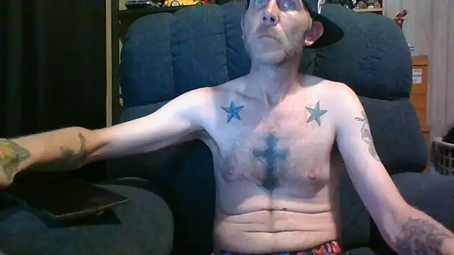 Snapshot of EEYORE86 chatting on 04-15-26, 12:39 EEYORE86 online show from 04-15-26, 12:39