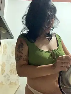 Snapshot of NefertitiXO chatting on 04-10-26, 11:15 NefertitiXO online show from 04-10-26, 11:15