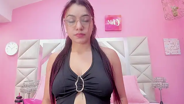 luna hix online show from 06-17-26, 12:40