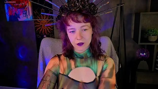 Snapshot of Ricki_Bloom chatting on 07-18-26, 01:10 Ricki Bloom online show from 07-18-26, 01:10