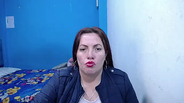 carolinhe26 online show from 07-14-26, 03:00