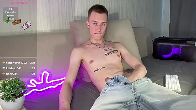 Snapshot of Travis_Gracile chatting on 07-20-26, 10:39 Travis Gracile online show from 07-20-26, 10:39