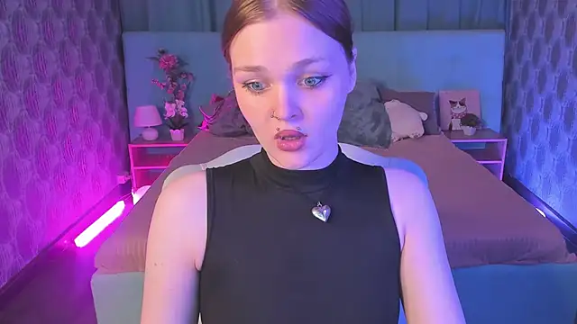 Snapshot of Emilly_Hiil chatting on 06-04-26, 12:49 Emilly Hiil online show from 06-04-26, 12:49
