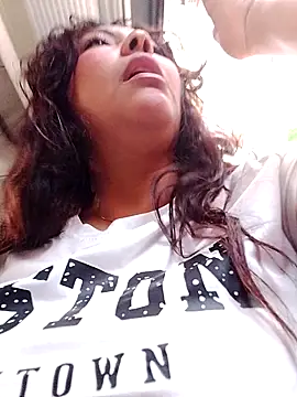 Izel  online show from 04-15-26, 05:53