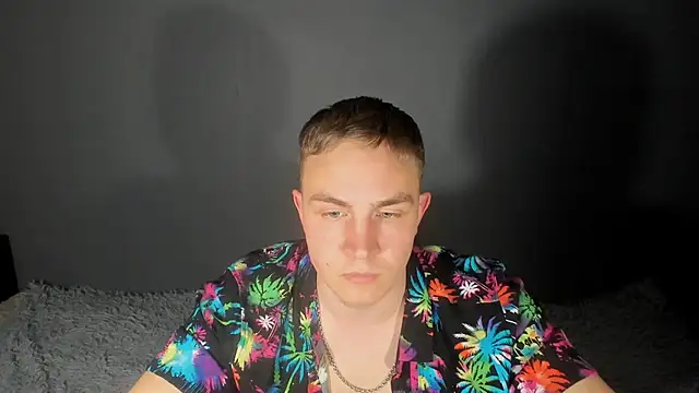 Snapshot of avrions chatting on 04-16-26, 12:17 avrions online show from 04-16-26, 12:17