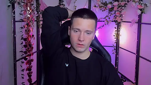 Snapshot of ZackVibe chatting on 04-13-26, 05:35 ZackVibe online show from 04-13-26, 05:35